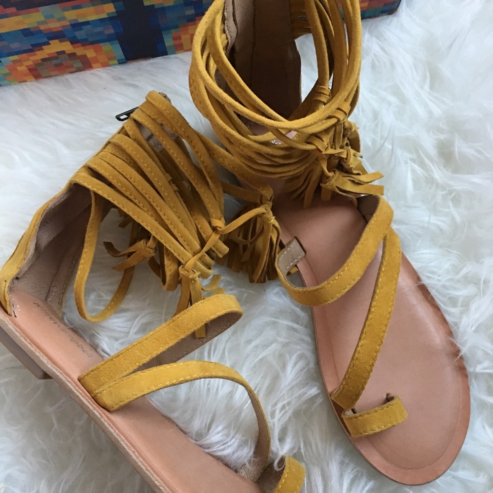 Jeffrey Campbell Marigold Yellow Size 9